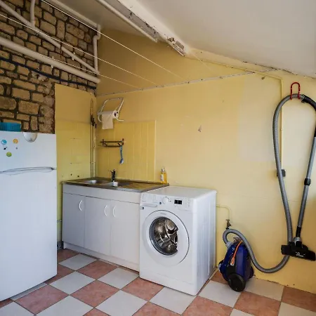 Hébergement de vacances Picturesque In With Private Courtyard *