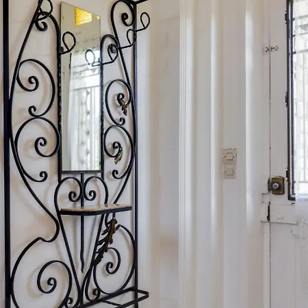 Picturesque In With Private Courtyard Hébergement de vacances *