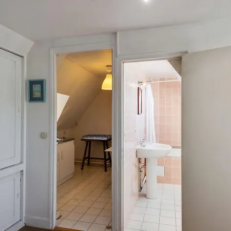 Picturesque In With Private Courtyard